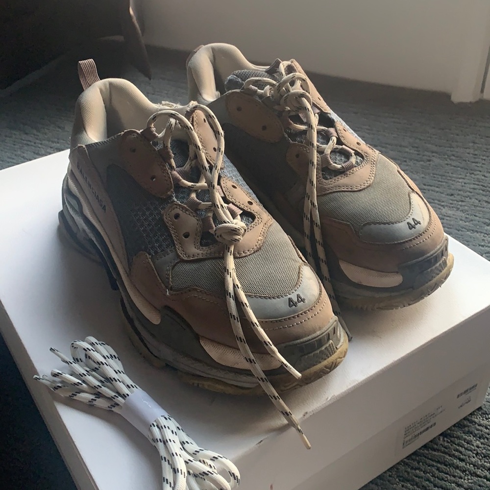 Authentic BALENCIAGA Triple S